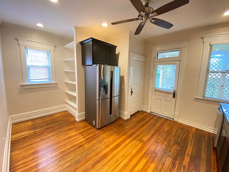 Hunter Ave 1045-1047 GW2 — Photo 12