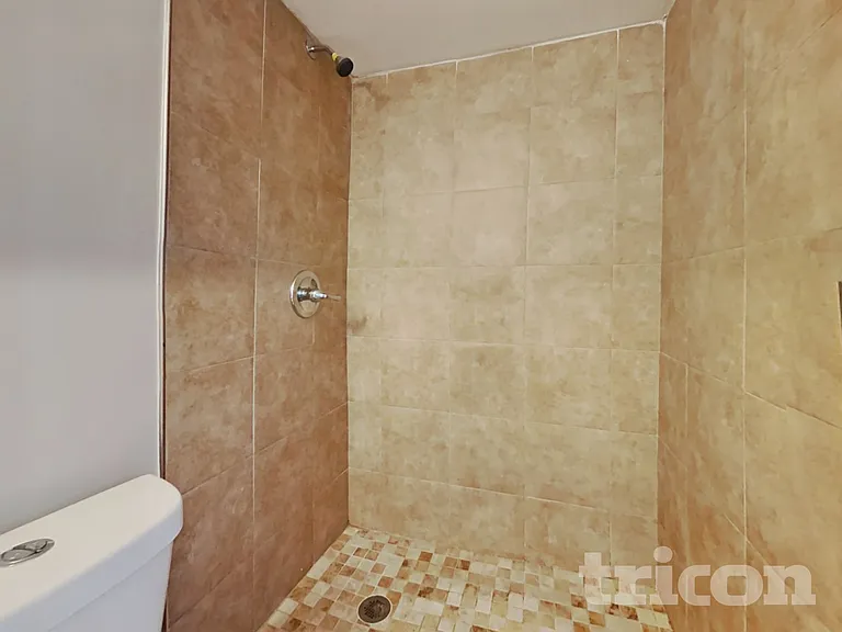 311 E Windhorst Rd — Photo 14
