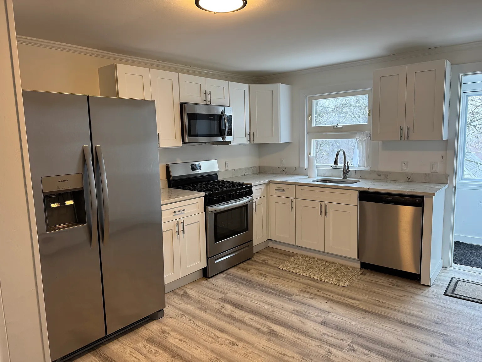 Hillover Rd E, Hampton Bays — Photo 2