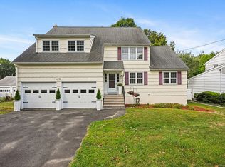 1009 High St, Fairfield, CT 06824