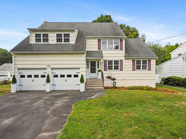 1009 High Street, Fairfield, CT 06824