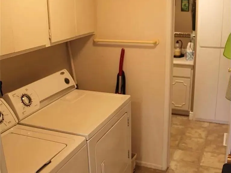 621 S Xenon Ct — Photo 4