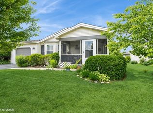 1016 Castleton Ct, Grayslake, IL 60030