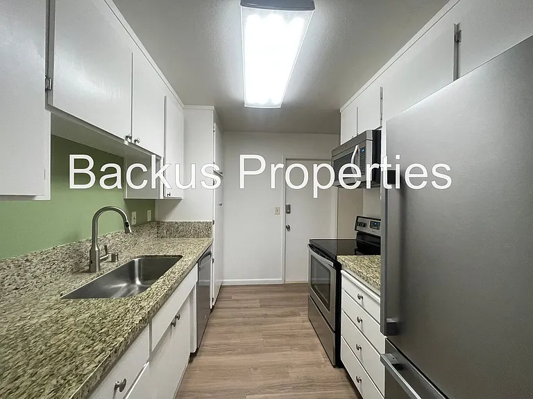 525 Victor St — Photo 7