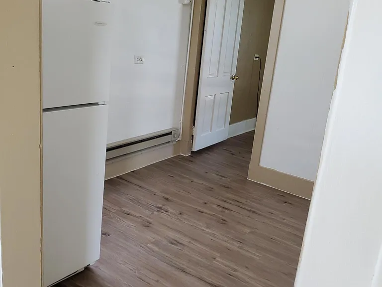 4-150 Sweetwater St #4 — Photo 6