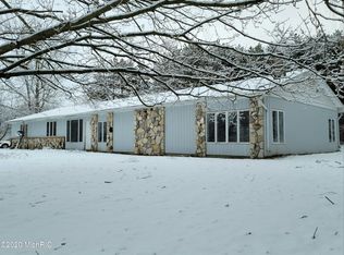 10338 N Wyman Rd, Edmore, MI 48829