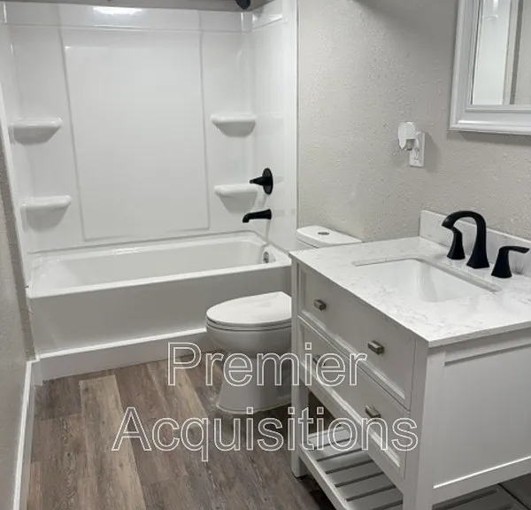 702 Biltmore Blvd #2 — Photo 6