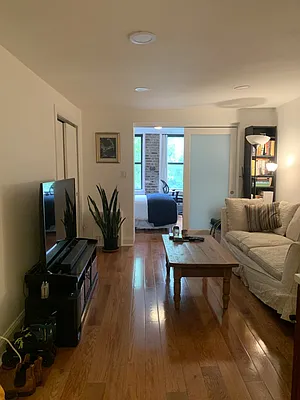 Rented by R New York | media 2