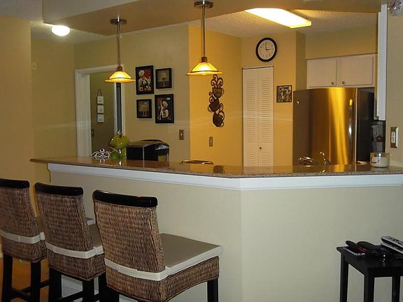 3rd image of 400 Scotia Dr APT 204