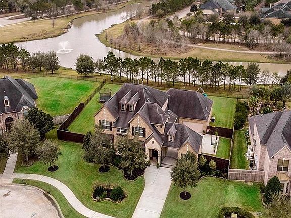 5th image of 28303 Waterbury Bend Ln