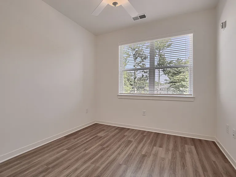 Urbana at Hioaks — Photo 12