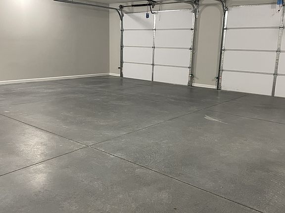 3rd image of 402 E 4th St
