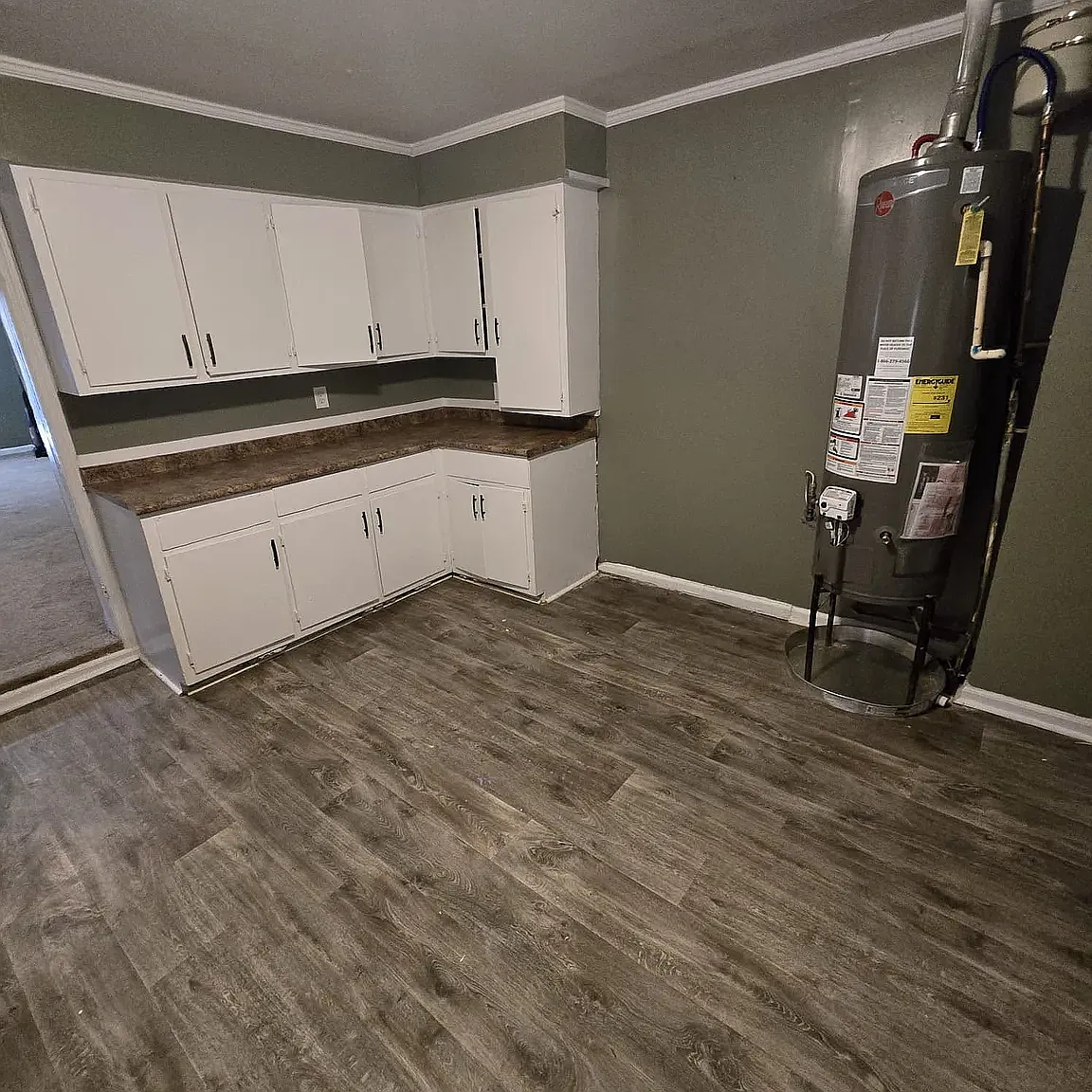 3 bed, $995 — Photo 2