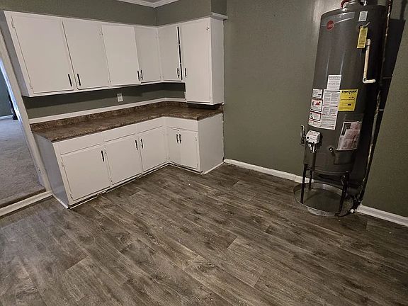 2nd image of 4145 Forest Ave W