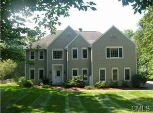 9 Lance Ln, New Milford, CT 06776