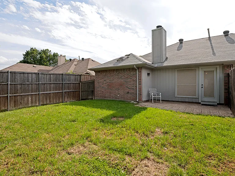 8160 Tower Rd — Photo 24