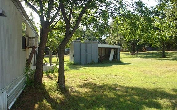 3rd image of 308 Oak Dr