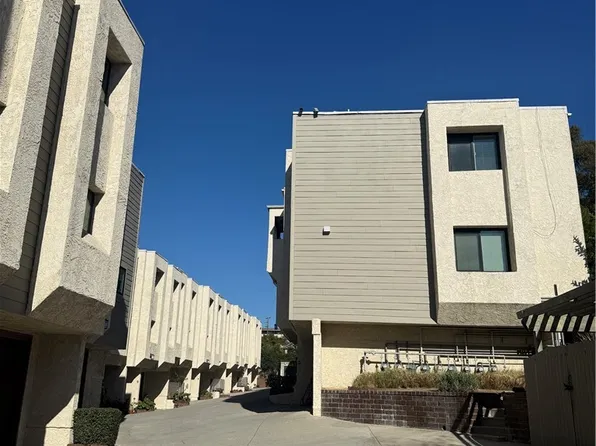 2621 E 20th St Unit 15, Signal Hill, CA 90755