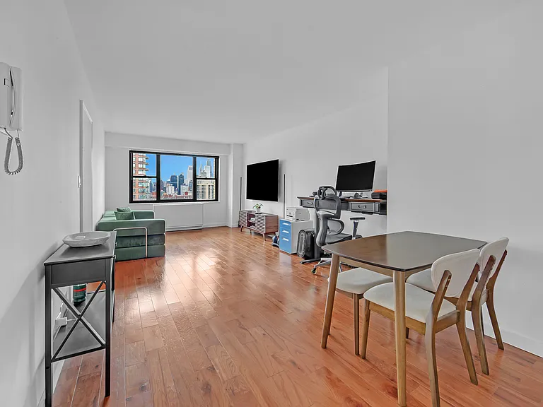345 E 80th St #31H — Photo 5