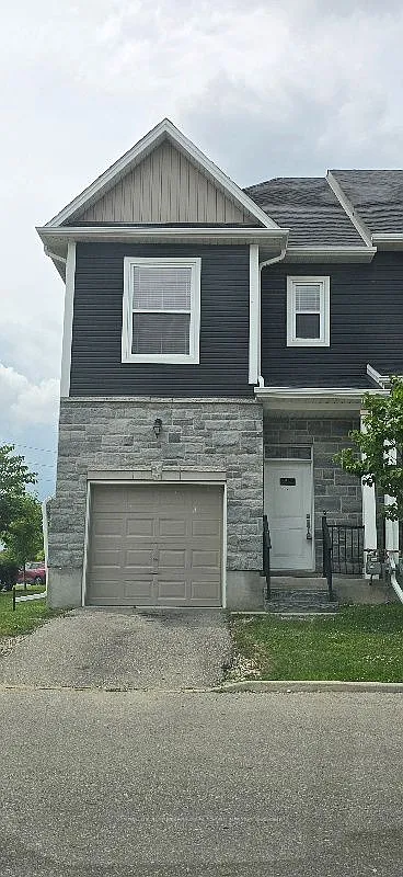 3 bed, $2,500 — Photo 1