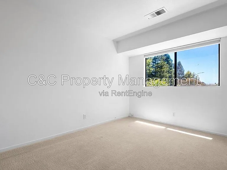 192 W Agua Caliente Rd — Photo 2