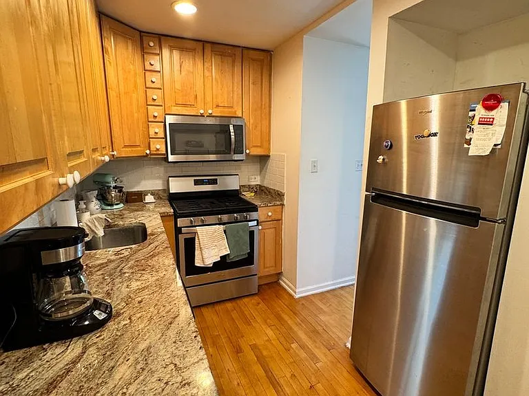 611 W Arlington Pl — Photo 9