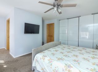 812 W Appletree Ln, Bartlett, IL 60103