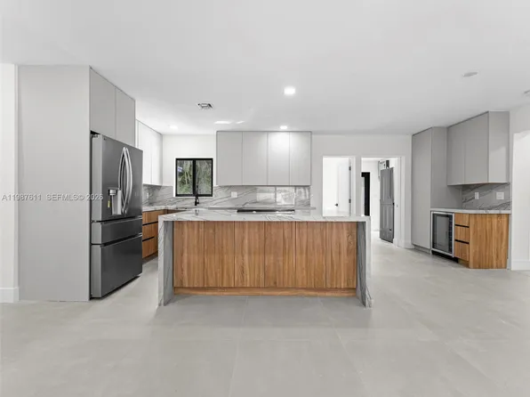 610 NE 164th Ter, North Miami Beach, FL 33162