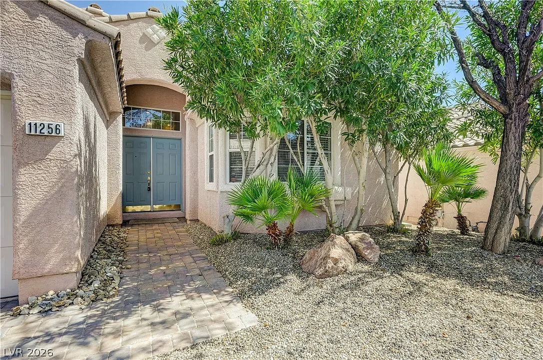 3 bed, 2.0 bath, 1898 sqft, $2,495 — Photo 4
