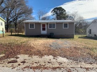 1026 19th St NE, Hickory, NC 28601