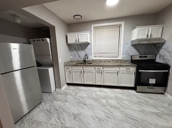 54 E 70th St #2, Chicago, IL 60637