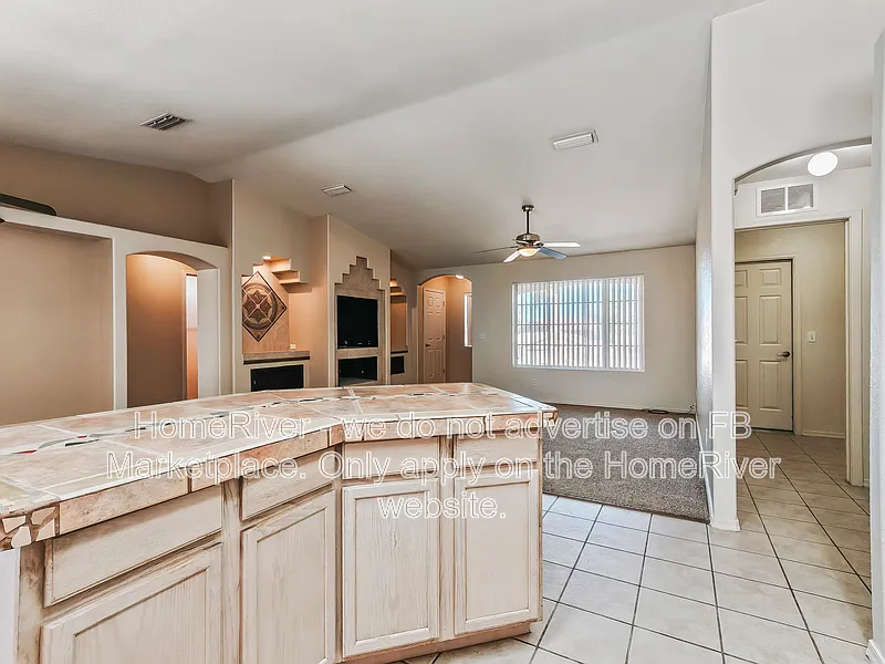 3 bed, 2.0 bath, 1385 sqft, $1,750 — Photo 3