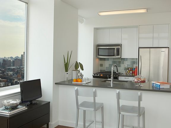 3rd image of 80 Dekalb Ave Penthouse C