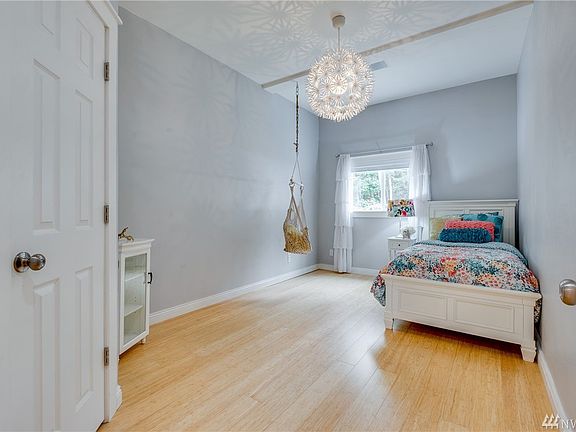 5th image of 22901 Storybook Ln NE