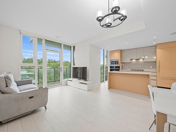 4th image of 3538 Sawmill Cres #1302