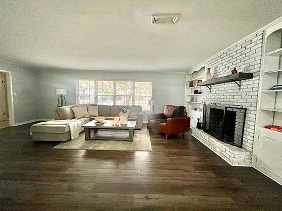 4th image of 576 Pocahontas Dr #1