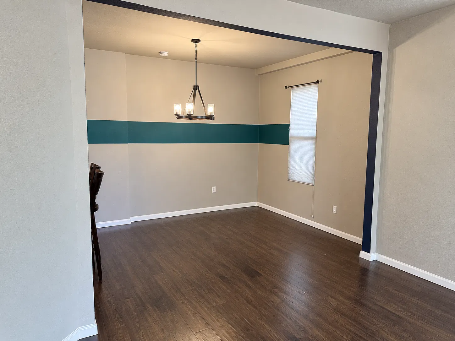 543 E Platte Ave — Photo 2