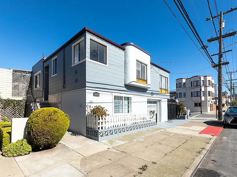 1910 Kirkham St — Photo 2