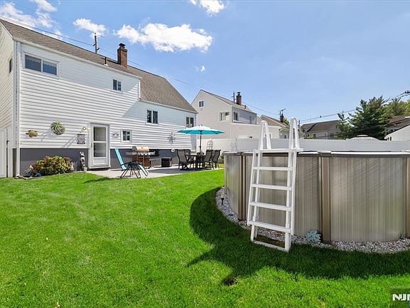 5th image of 91 Maywood Avenue