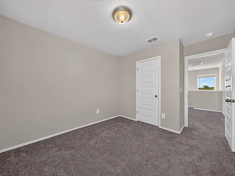 579 Jennifer Way — Photo 21