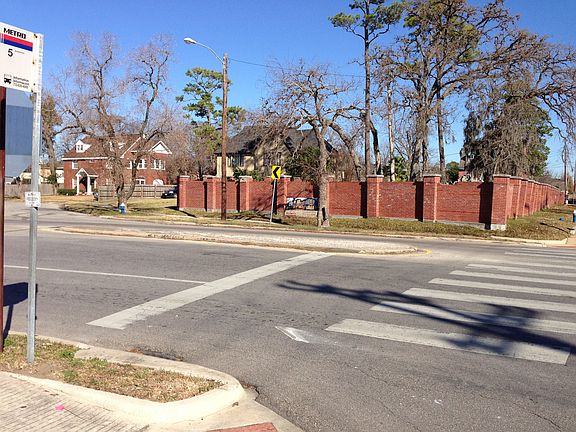 5th image of 3502 Southmore Blvd