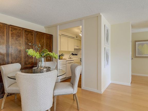 3rd image of 101 Alma St APT 704