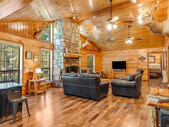 5th image of 20 Woodland Cir