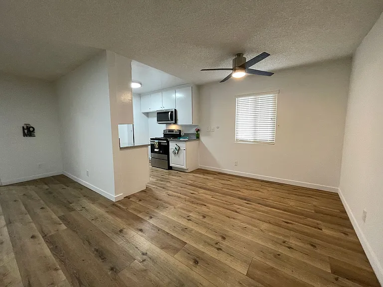 20353 Saticoy St — Photo 18
