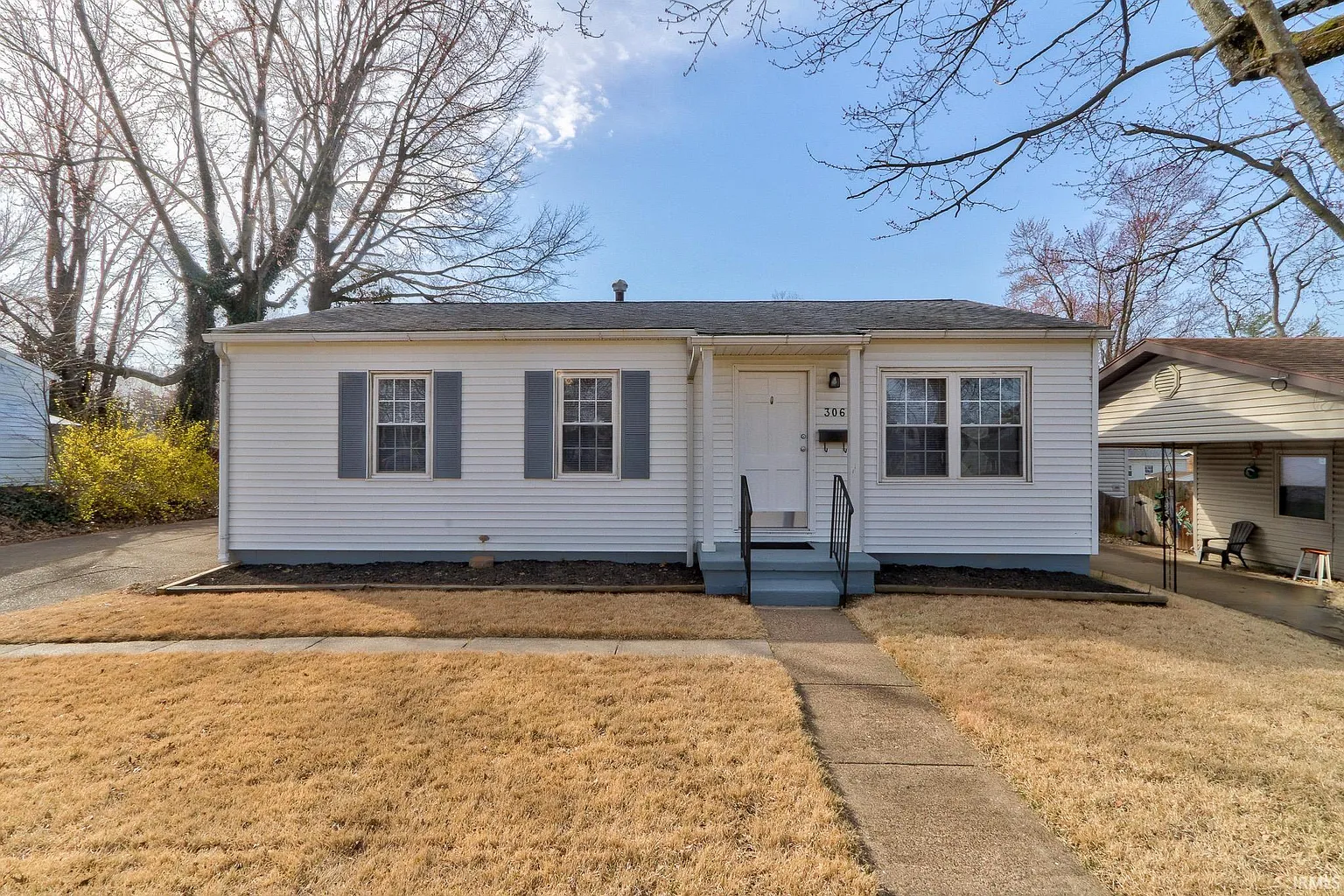 306 Glenview Dr photo 1