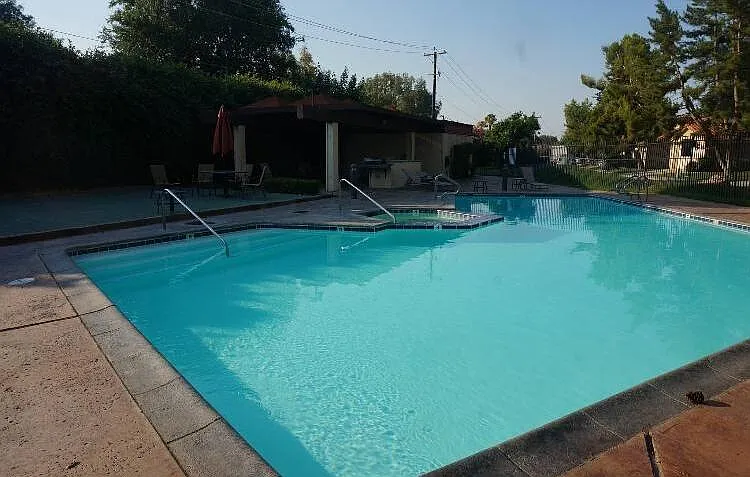 4169 Pinewood Lake Dr — Photo 27