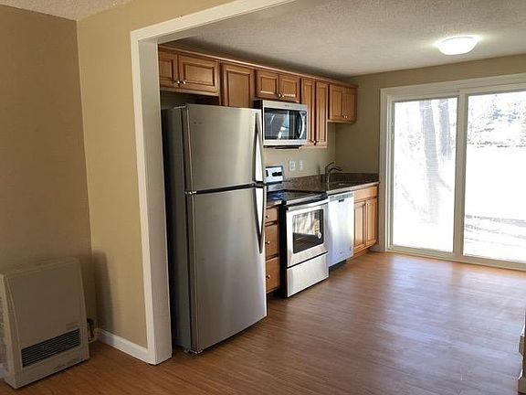 2nd image of 109 Elm St APT 1