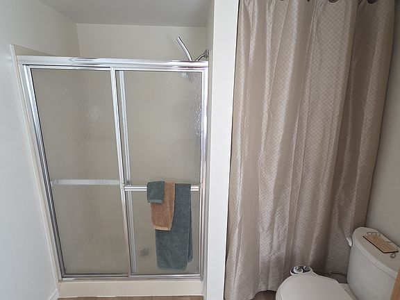 5th image of 929 E Edney Ave
