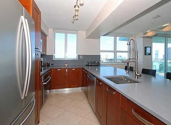 4th image of 650 West Ave APT 1402