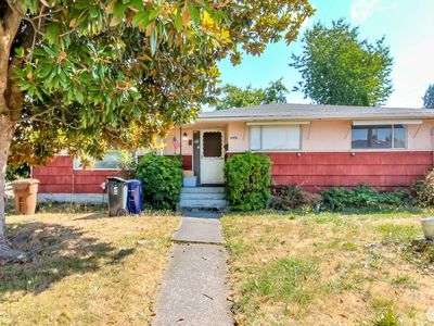 7043 Tacoma Avenue S, Tacoma, WA, 98408